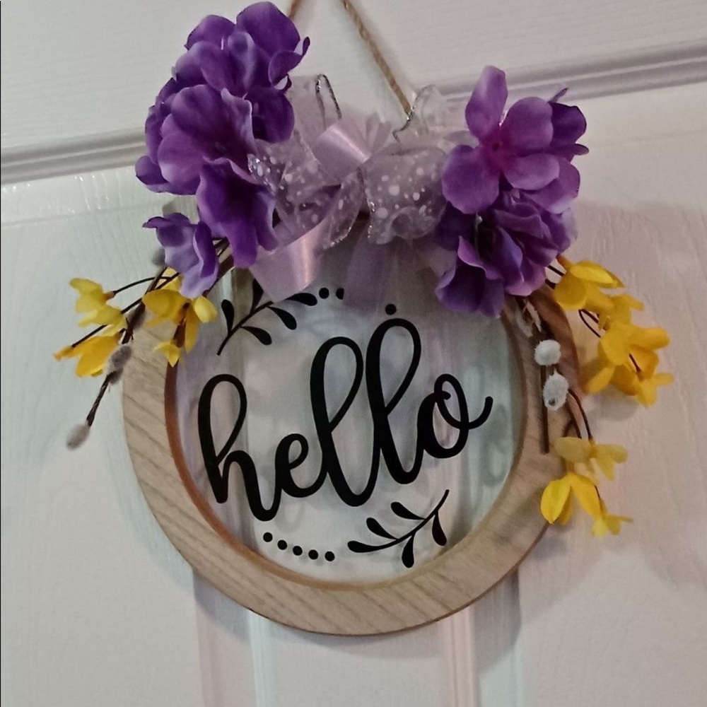 A Welcoming Hello sign for your front door